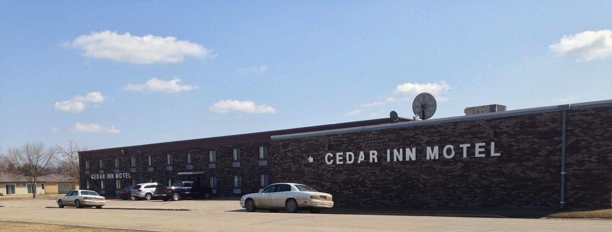 Cedar Inn Motel Cavalier Zewnętrze zdjęcie